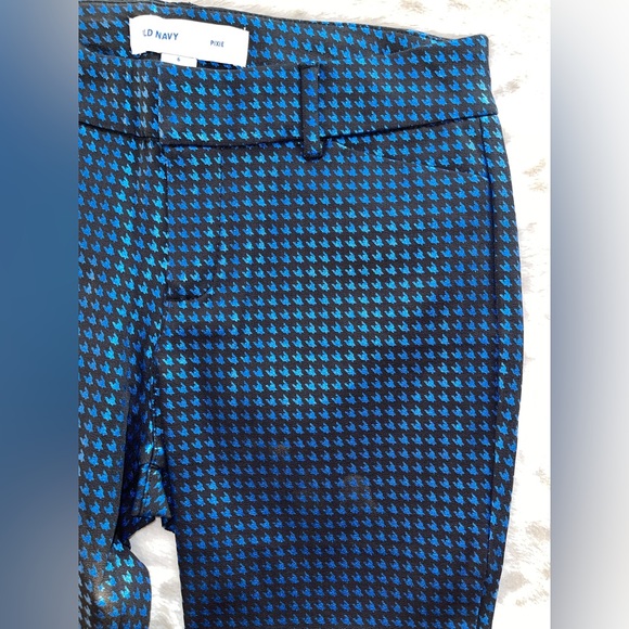 Old Navy Pixie Skinny Pant - Picture 2 of 4